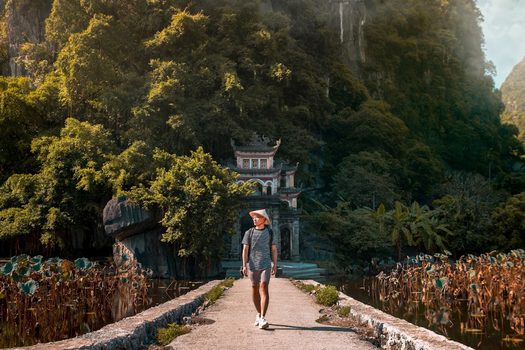 Tử vi tuổi Nhâm Thân (1992) tháng 6/2026: Sức khỏe & may mắn