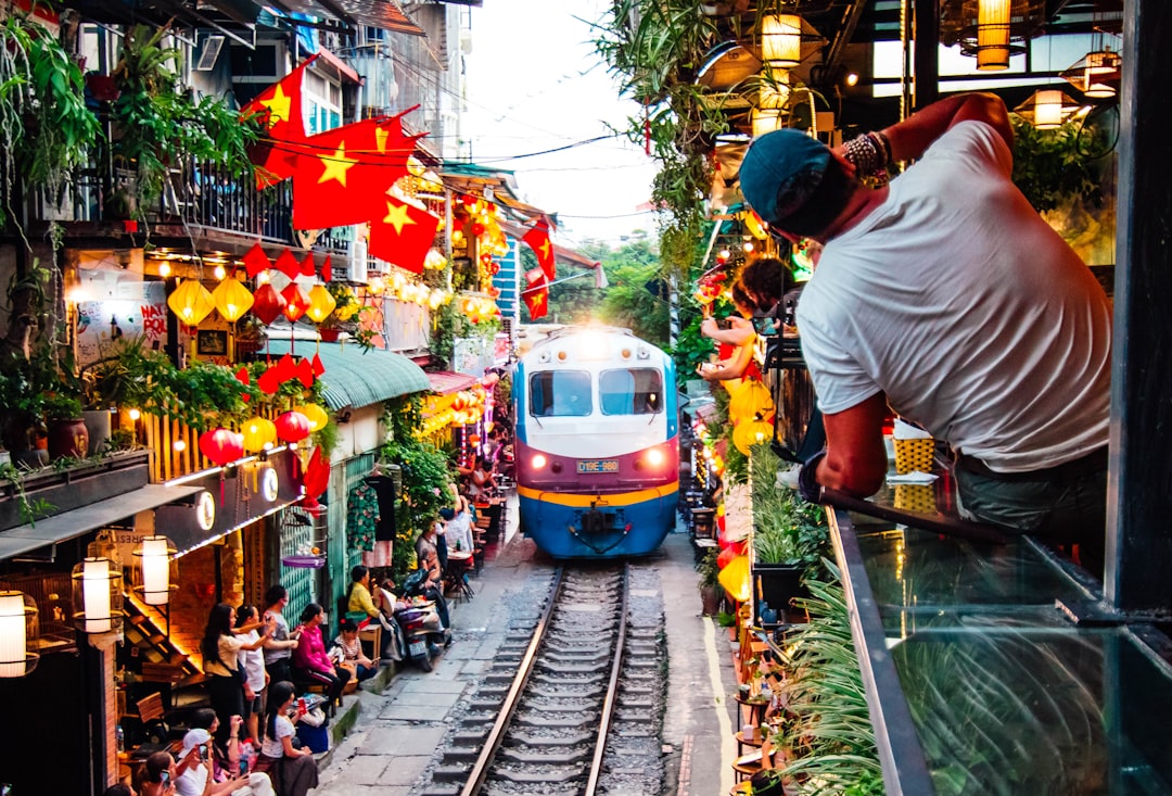 Mệnh Tùng Bách Mộc – tuổi Canh Dần (2010) hợp tuổi kết hôn nào?
