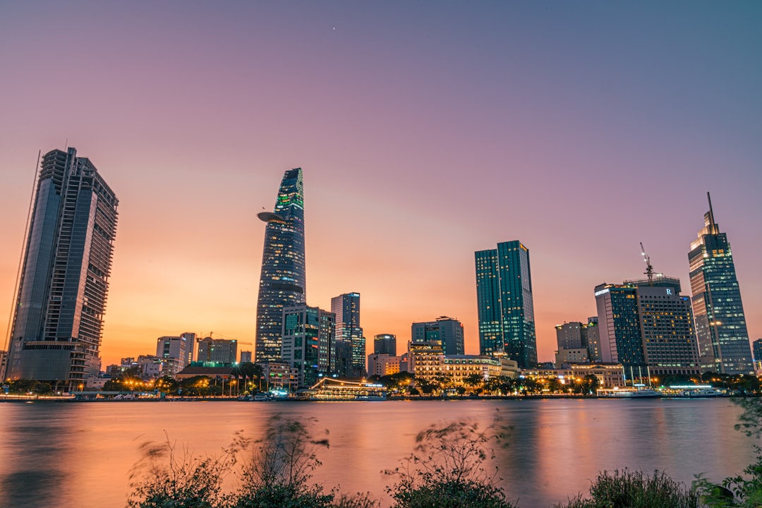 Ngày tốt tháng 5 âm lịch 2026 để ký hợp đồng, giao dịch đại cát